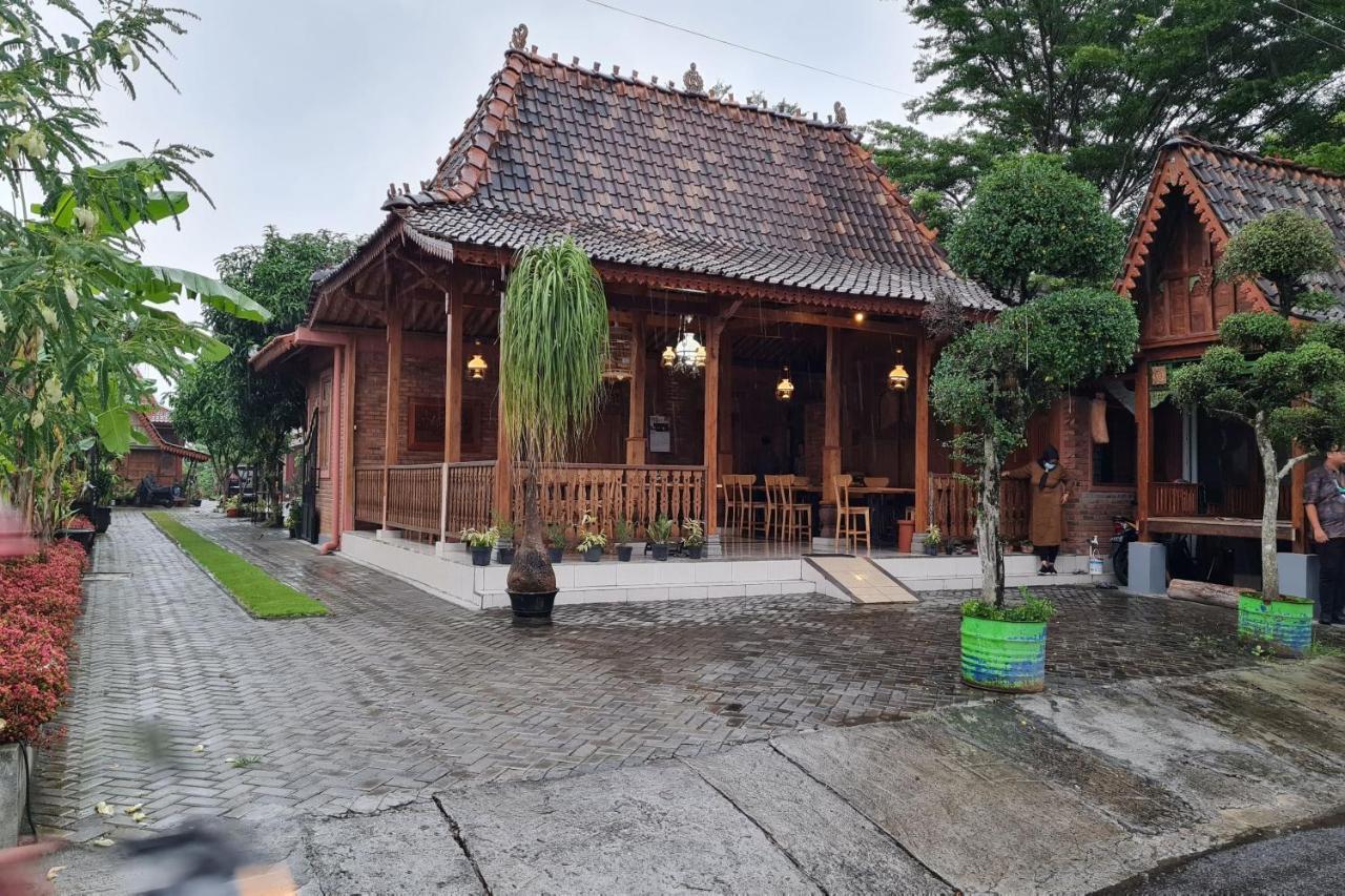 Super Oyo Collection O 90265 Cempoko Mulyo Homestay Syariah Tugu Ngoại thất bức ảnh